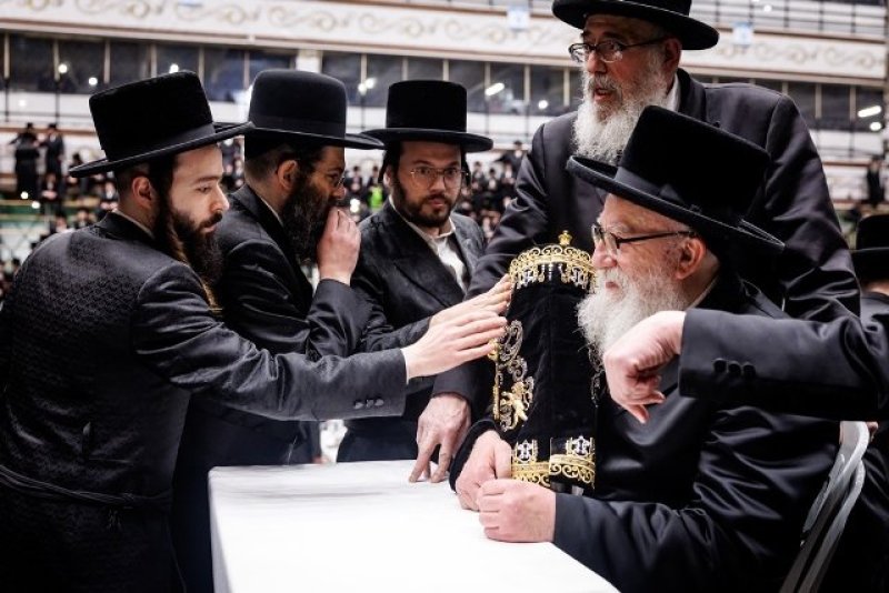 האחים לאנטשעווסקי, יוסי גולדברגר, אברומי בלום