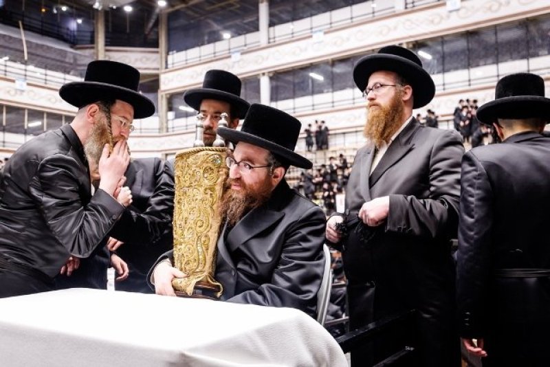 האחים לאנטשעווסקי, יוסי גולדברגר, אברומי בלום