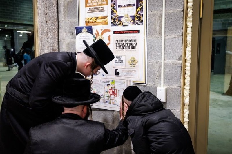 האחים לאנטשעווסקי, יוסי גולדברגר, אברומי בלום