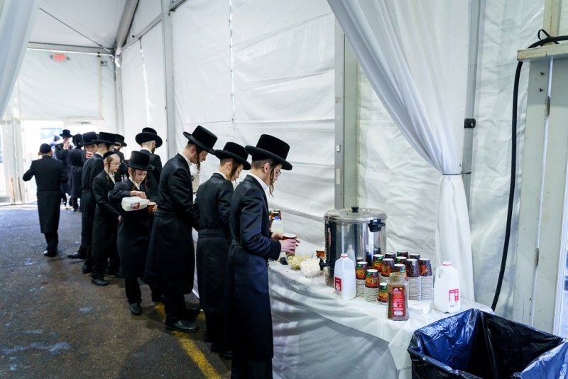 האחים לאנטשעווסקי, יוסי גולדברגר, אברומי בלום