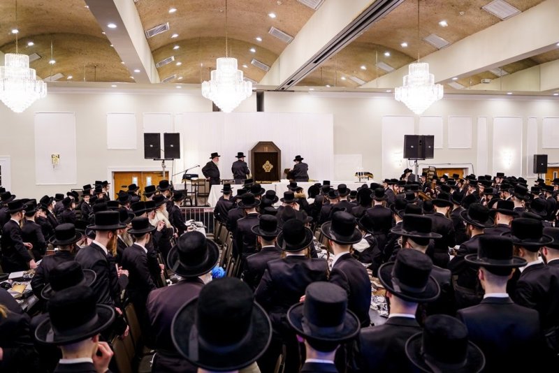 האחים לאנטשעווסקי, יוסי גולדברגר, אברומי בלום