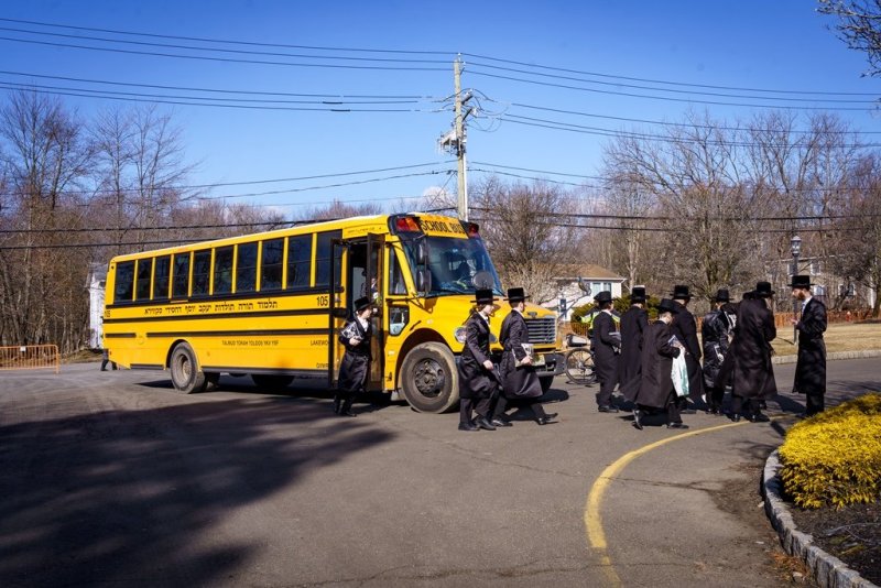 האחים לאנטשעווסקי, יוסי גולדברגר, אברומי בלום