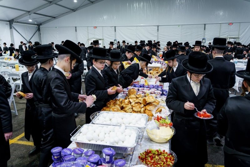 האחים לאנטשעווסקי, יוסי גולדברגר, אברומי בלום