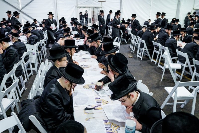 האחים לאנטשעווסקי, יוסי גולדברגר, אברומי בלום