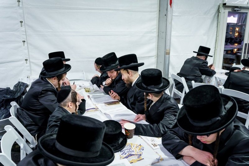 האחים לאנטשעווסקי, יוסי גולדברגר, אברומי בלום