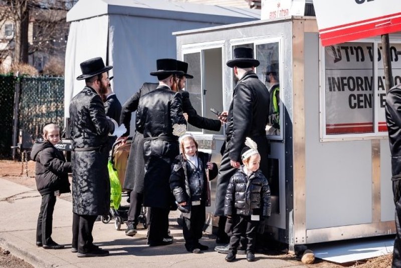 האחים לאנטשעווסקי, יוסי גולדברגר, אברומי בלום