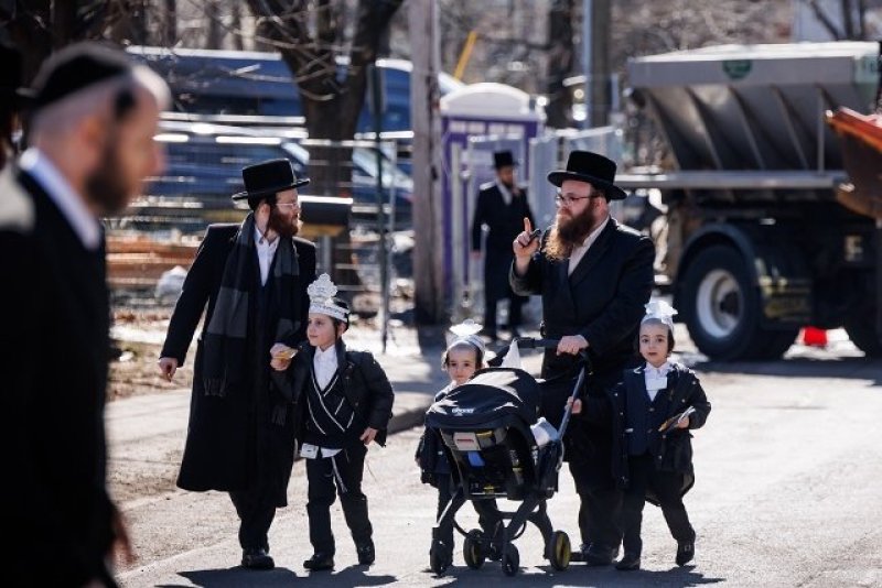 האחים לאנטשעווסקי, יוסי גולדברגר, אברומי בלום