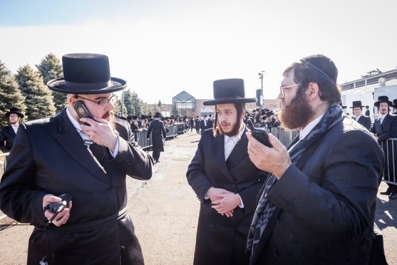 האחים לאנטשעווסקי, יוסי גולדברגר, אברומי בלום