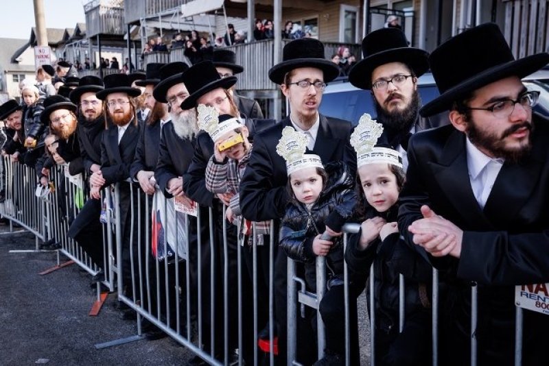 האחים לאנטשעווסקי, יוסי גולדברגר, אברומי בלום
