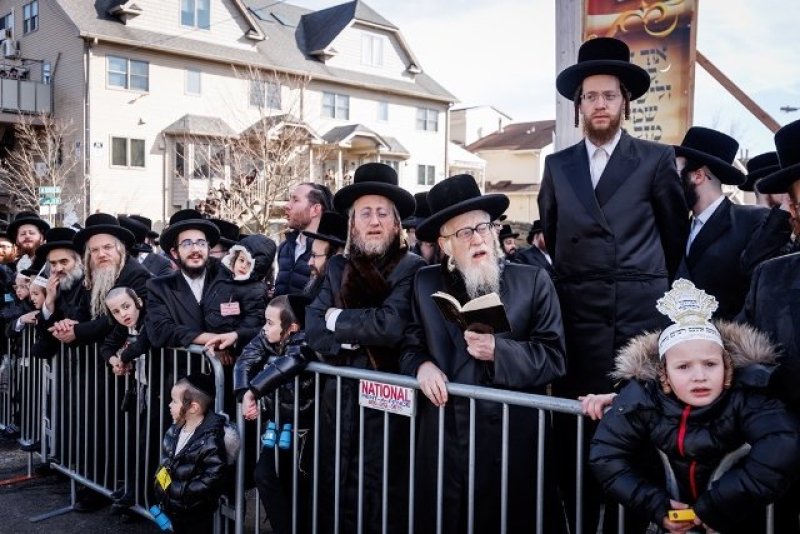 האחים לאנטשעווסקי, יוסי גולדברגר, אברומי בלום
