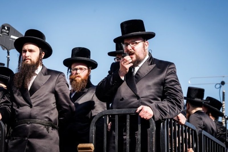 האחים לאנטשעווסקי, יוסי גולדברגר, אברומי בלום