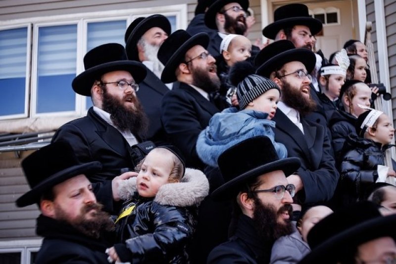 האחים לאנטשעווסקי, יוסי גולדברגר, אברומי בלום
