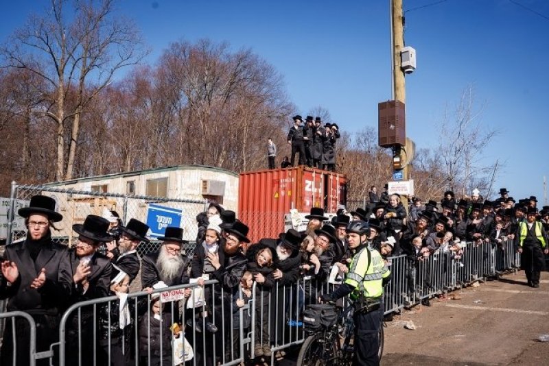 האחים לאנטשעווסקי, יוסי גולדברגר, אברומי בלום