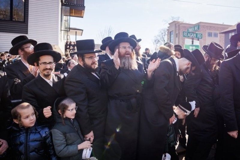 האחים לאנטשעווסקי, יוסי גולדברגר, אברומי בלום