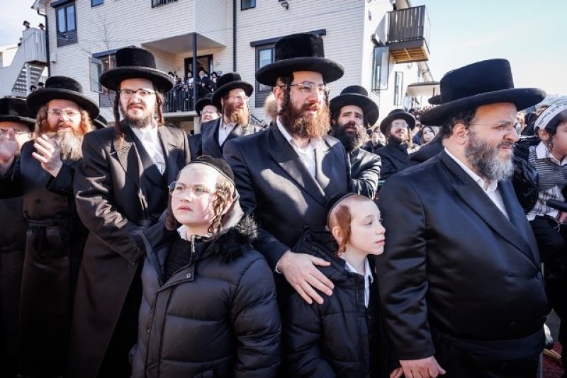 האחים לאנטשעווסקי, יוסי גולדברגר, אברומי בלום