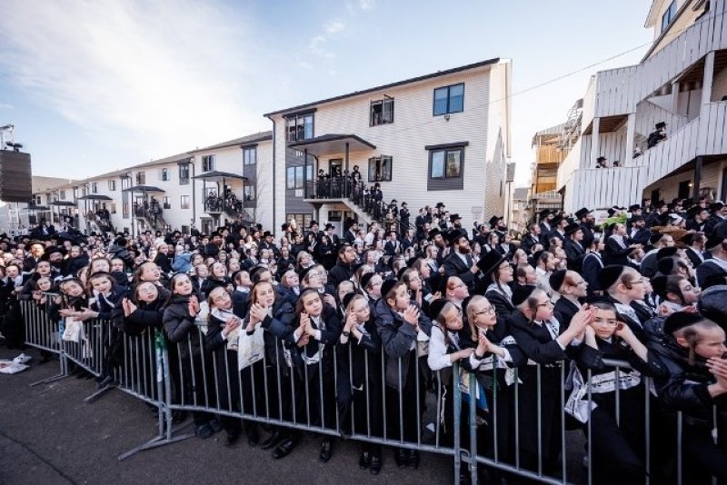 האחים לאנטשעווסקי, יוסי גולדברגר, אברומי בלום
