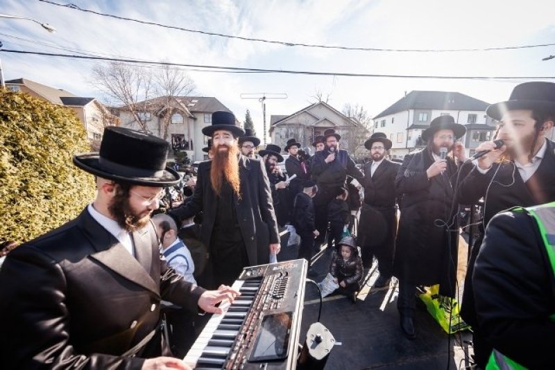 האחים לאנטשעווסקי, יוסי גולדברגר, אברומי בלום