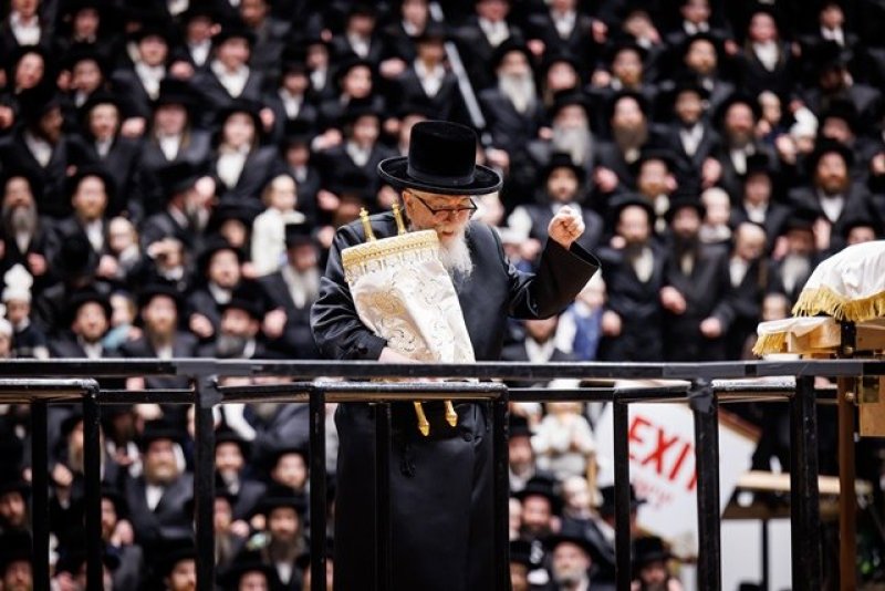 האחים לאנטשעווסקי, יוסי גולדברגר, אברומי בלום