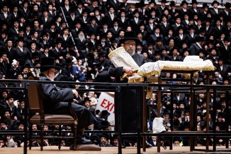 האחים לאנטשעווסקי, יוסי גולדברגר, אברומי בלום
