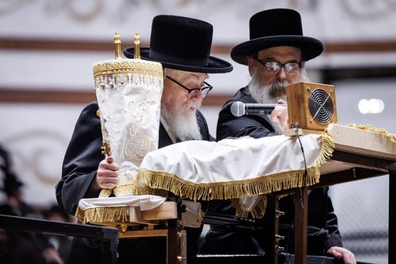 האחים לאנטשעווסקי, יוסי גולדברגר, אברומי בלום
