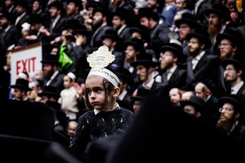 האחים לאנטשעווסקי, יוסי גולדברגר, אברומי בלום