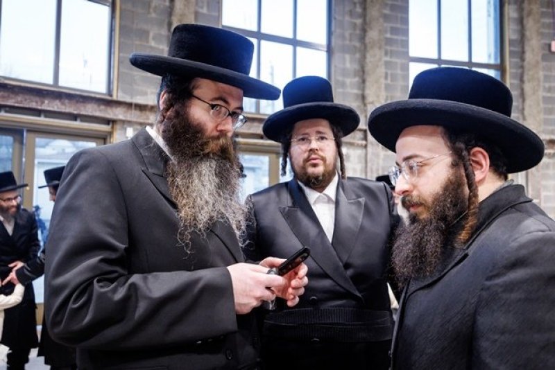 האחים לאנטשעווסקי, יוסי גולדברגר, אברומי בלום