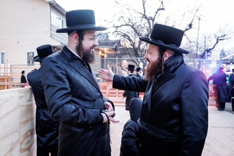 האחים לאנטשעווסקי, יוסי גולדברגר, אברומי בלום