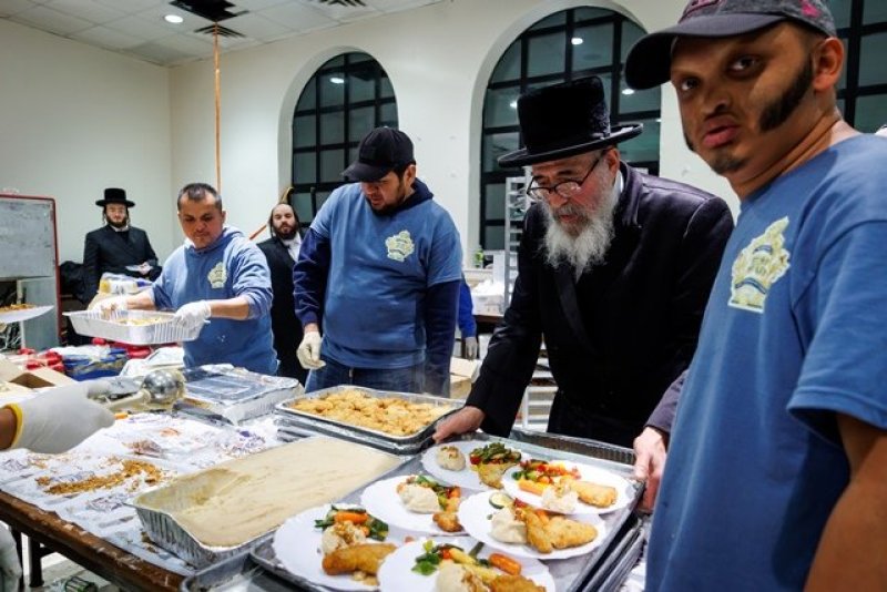 האחים לאנטשעווסקי, יוסי גולדברגר, אברומי בלום