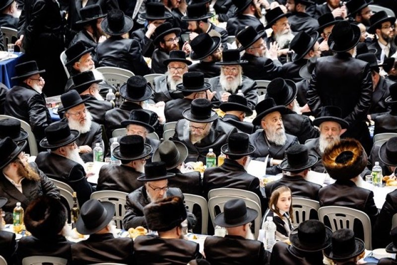 האחים לאנטשעווסקי, יוסי גולדברגר, אברומי בלום