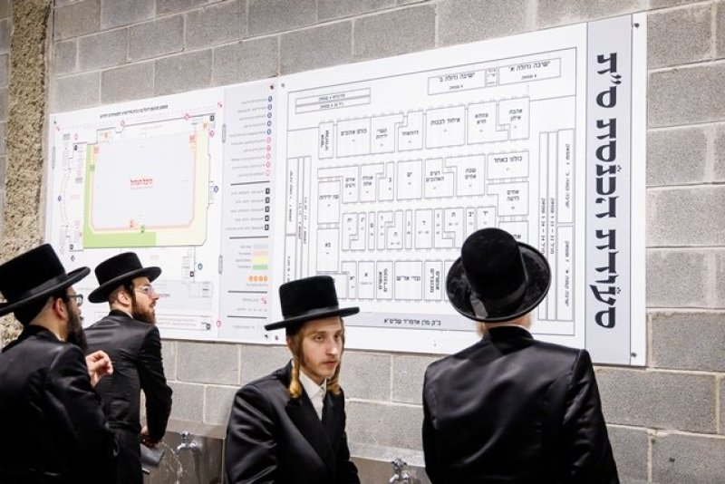 האחים לאנטשעווסקי, יוסי גולדברגר, אברומי בלום
