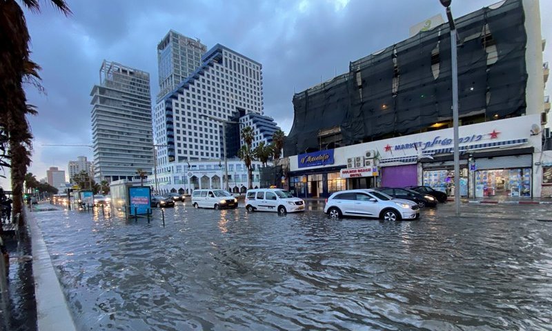 גשמים ורעמים: חוה"מ רטוב במיוחד, אובך וחשש לשטפונות