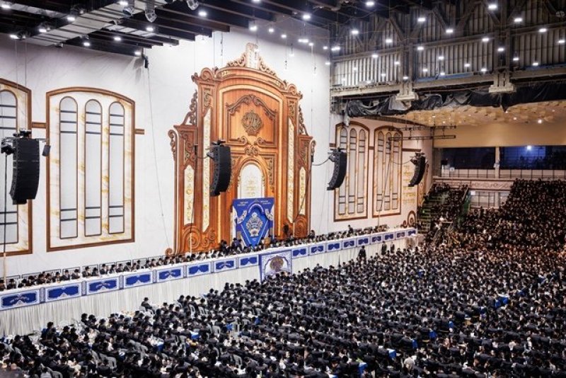 האחים לאנטשעווסקי, יוסי גולדברגר, אברומי בלום
