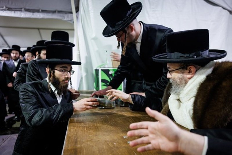 האחים לאנטשעווסקי, יוסי גולדברגר, אברומי בלום