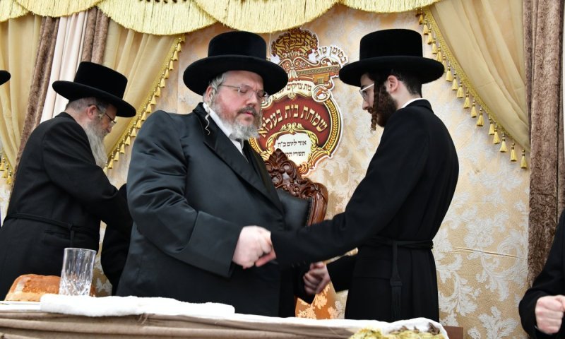שטיח אדום נפרס: נכד האדמו"ר מבעלזא הגיע לחגוג בישיבה באשדוד