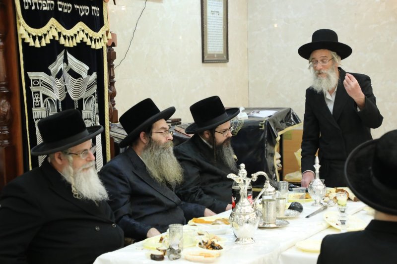 באדיבות המצלם