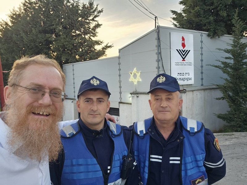 באדיבות המצלם