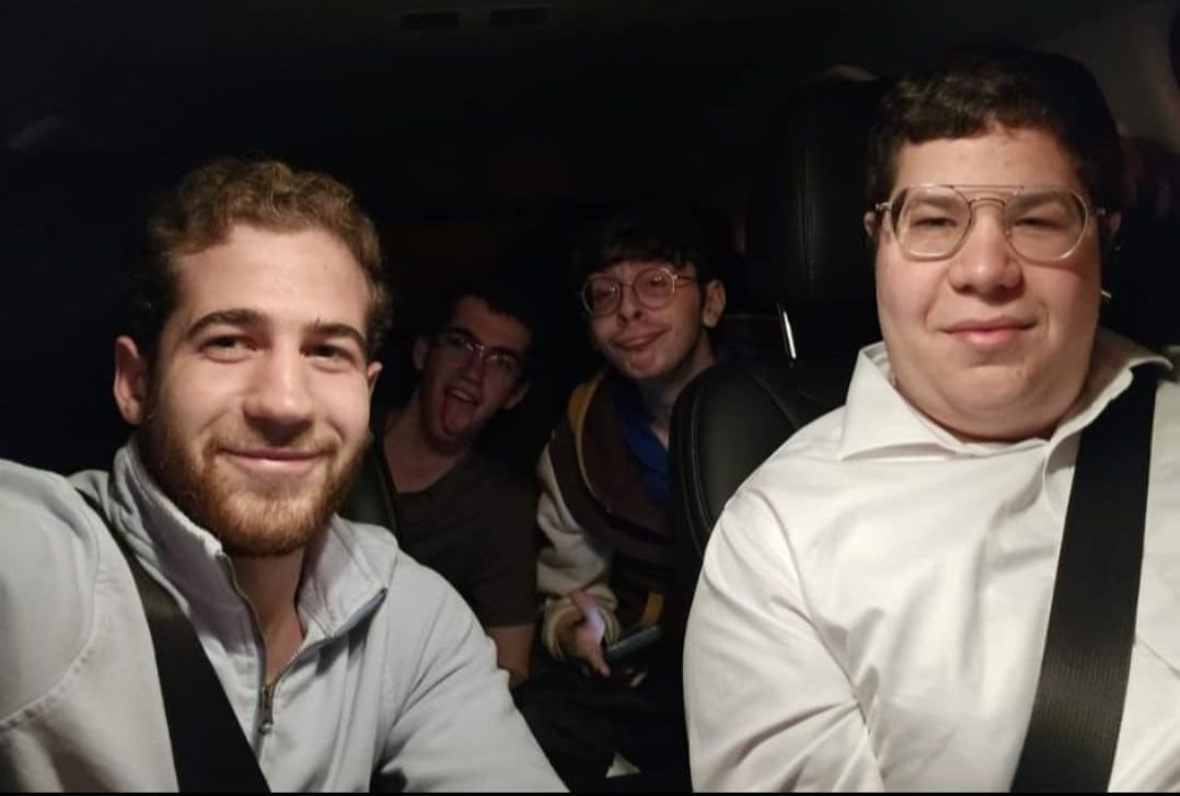 באדיבות המצלם