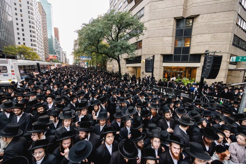 האחים לאנטשעווסקי, אברומי בלום, ד. ה. כרם, אייזיק. י, Clear shot