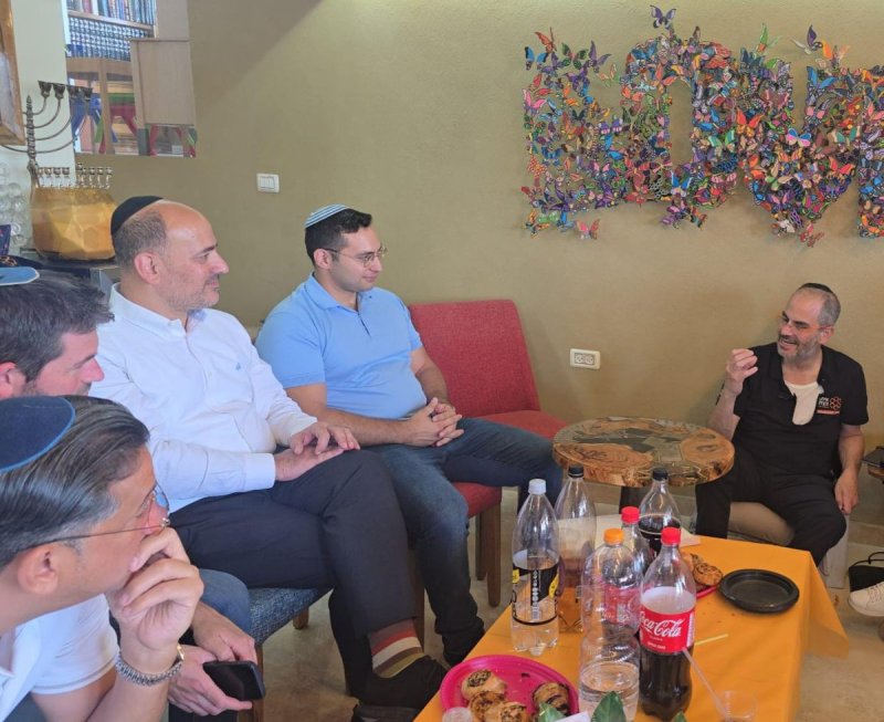 באדיבות המצלם