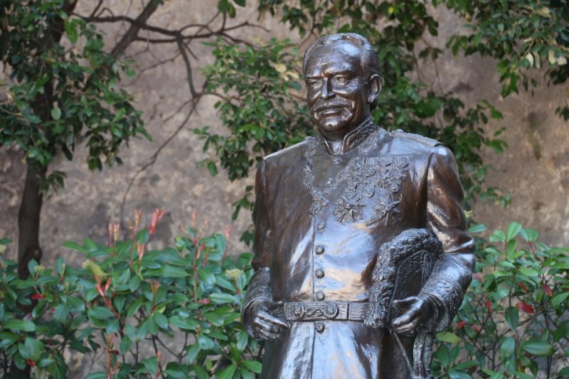 מרדכי לובעצקי