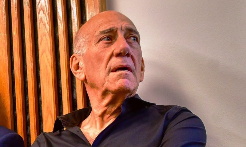 אולמרט נגד נתניהו: הודעתי תוך שעה כי ידעתי שיתחילו שמועות שימיי ספורים