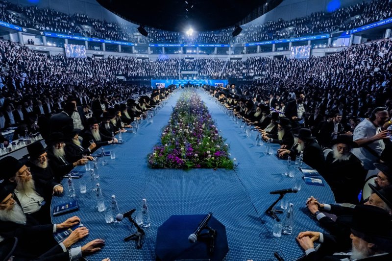 דניאל נפוסי, אריאל רבינסקי ומנדי טוויטו