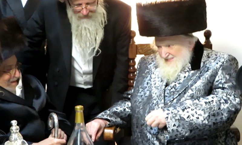וידאו נדיר מהארכיון: האם מצות מכונה הם חמץ גמור?