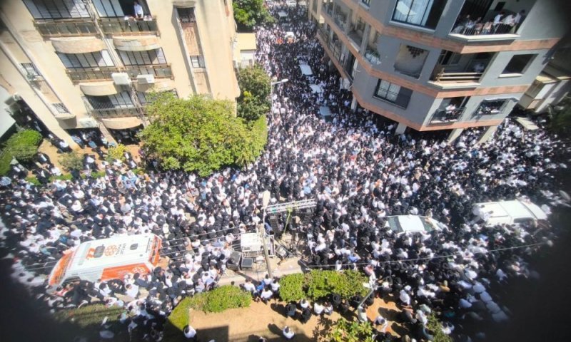 שידור חי וישיר: מרן הגאון רבי מאיר מאזוז זצ"ל מובא למנוחות