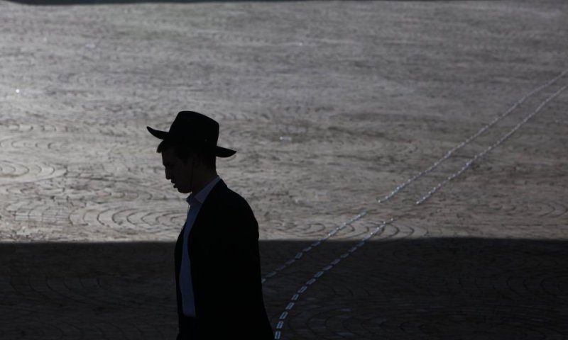 מישיבות מוכרות: שני צעירים חרדים נעצרו בנתב"ג