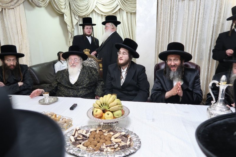 באדיבות המצלם