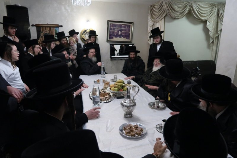 באדיבות המצלם