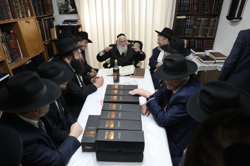 באדיבות המצלם