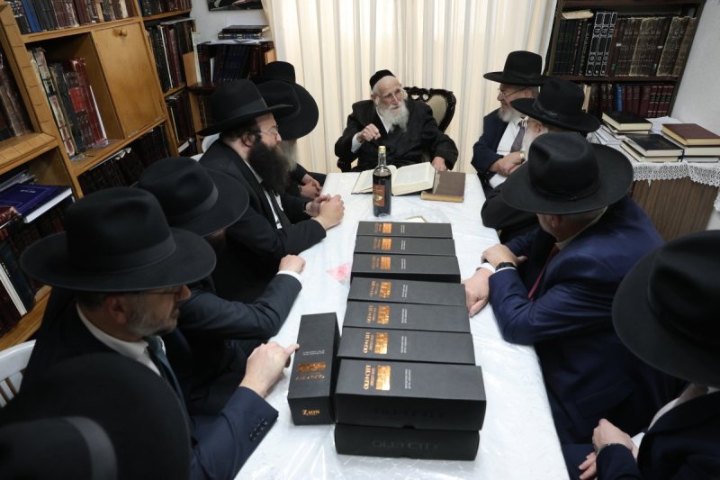 באדיבות המצלם