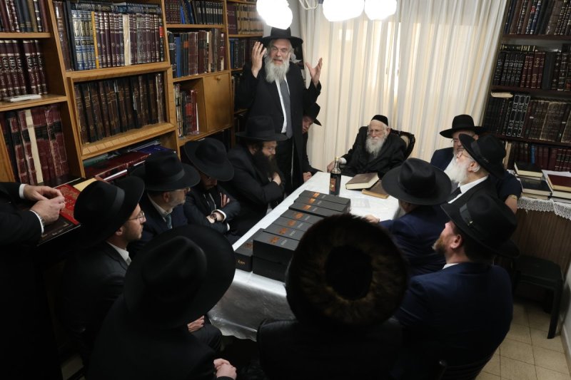 באדיבות המצלם